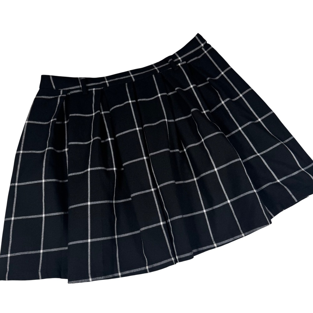 Hot Topic Black White Grid Pleated Mini Skirt Windowpane Check MD | 12834626 Med